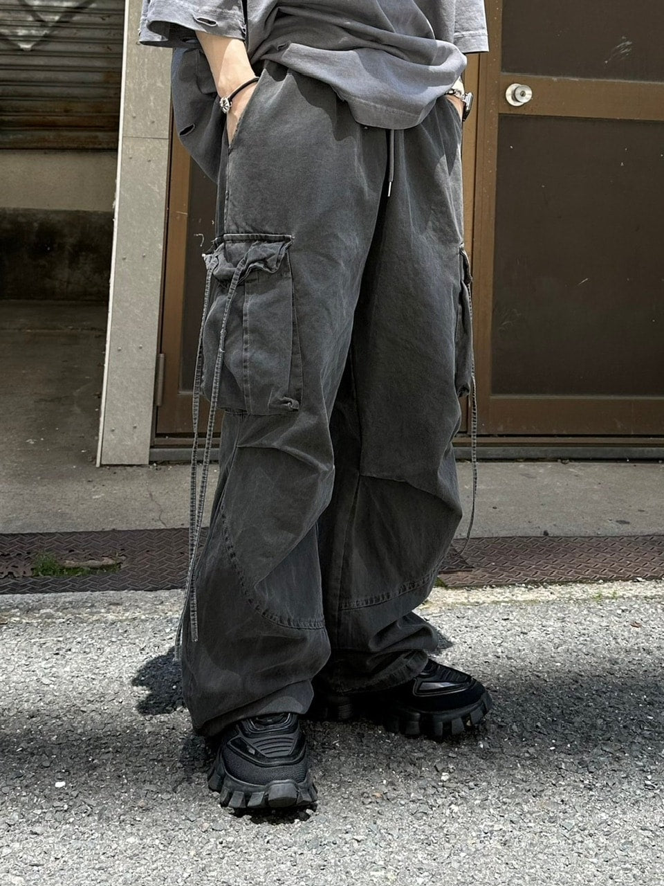 受注制【Chikashitsu +】pigment wash side rope cargo pants (2color)