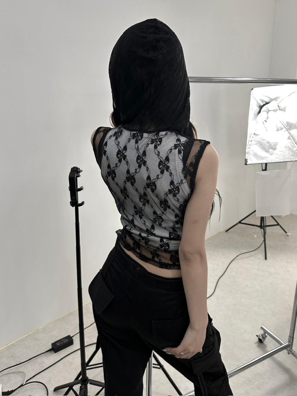 受注制【Never mind the XU】ribbon lace hoodie (2color)