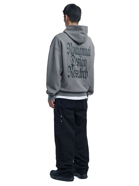 【NOMANUAL】MANERO HOODIE / 【ノーマニュアル】ロゴプリント長袖パーカー