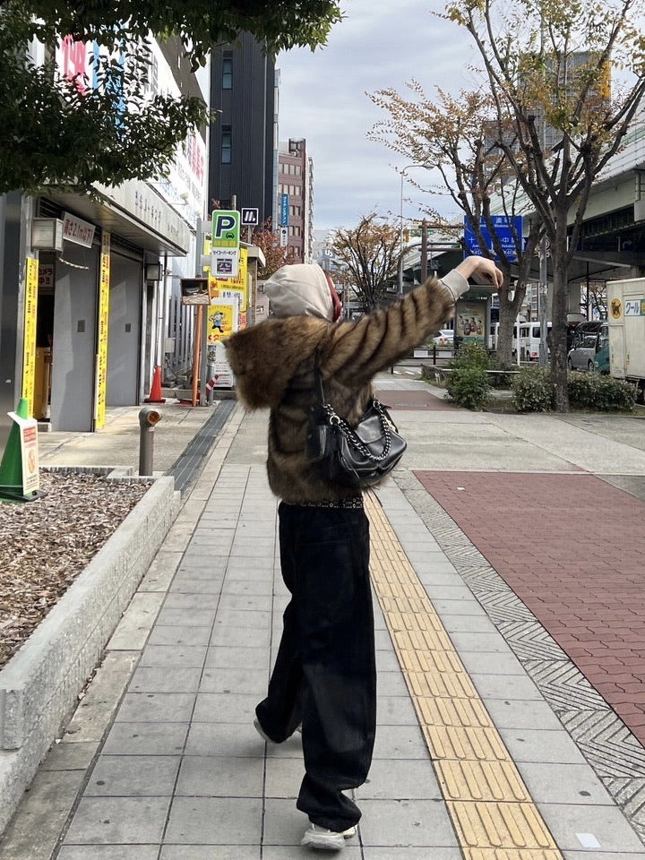 受注制【Chikashitsu +】hooded cropped fur blouson (2color)