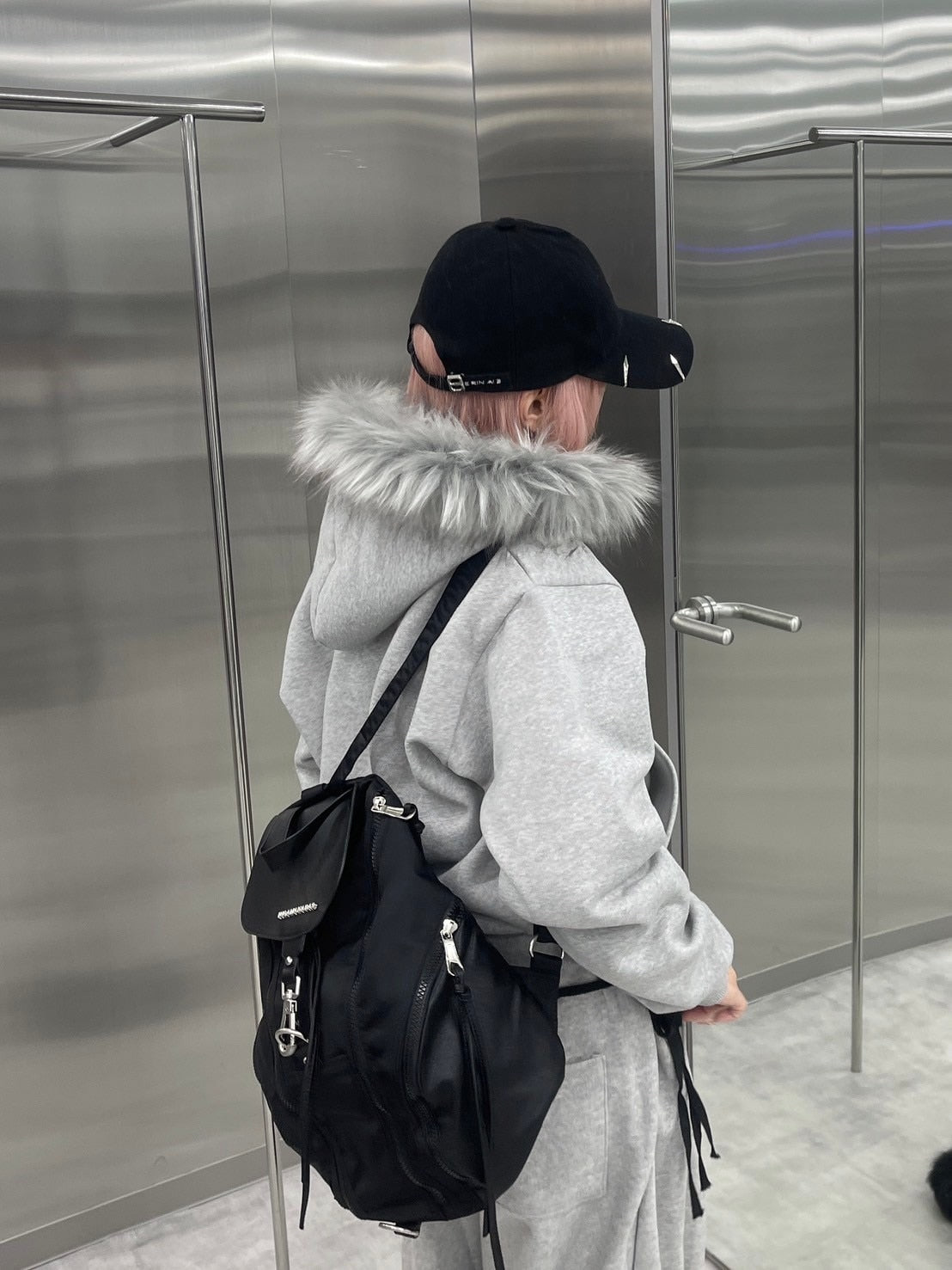 【nmtc +】embroidery fur zip up hoodie (2color)