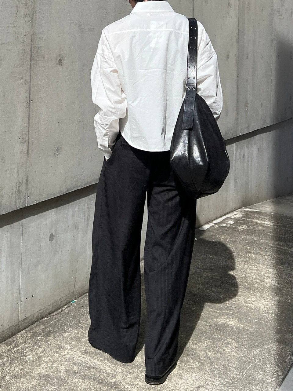 東京店WEB限定受注制【Chikashitsu +】Loose fit cropped shirt (2color)