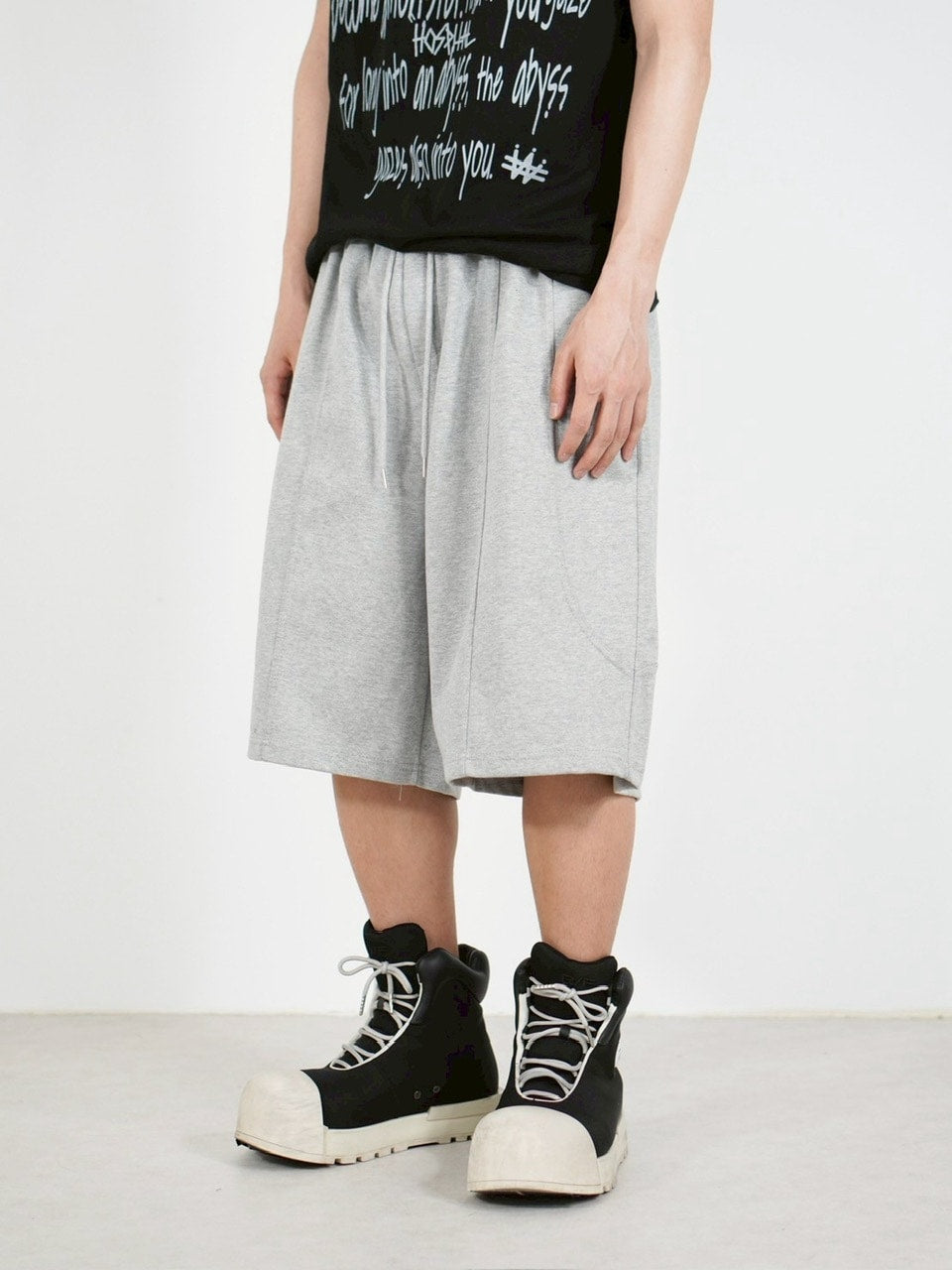 【Chikashitsu +】stitch bermuda sweat pants (2color) / 【チカシツプラス】スティッチバミューダハーフスウェットパンツ