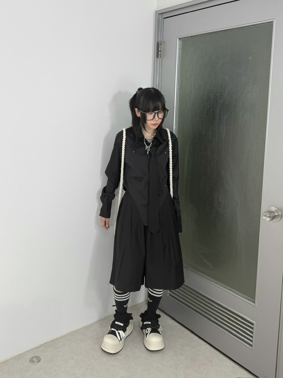 国際配送【Nerd out XU】Bermuda slacks tuck pants (2color)