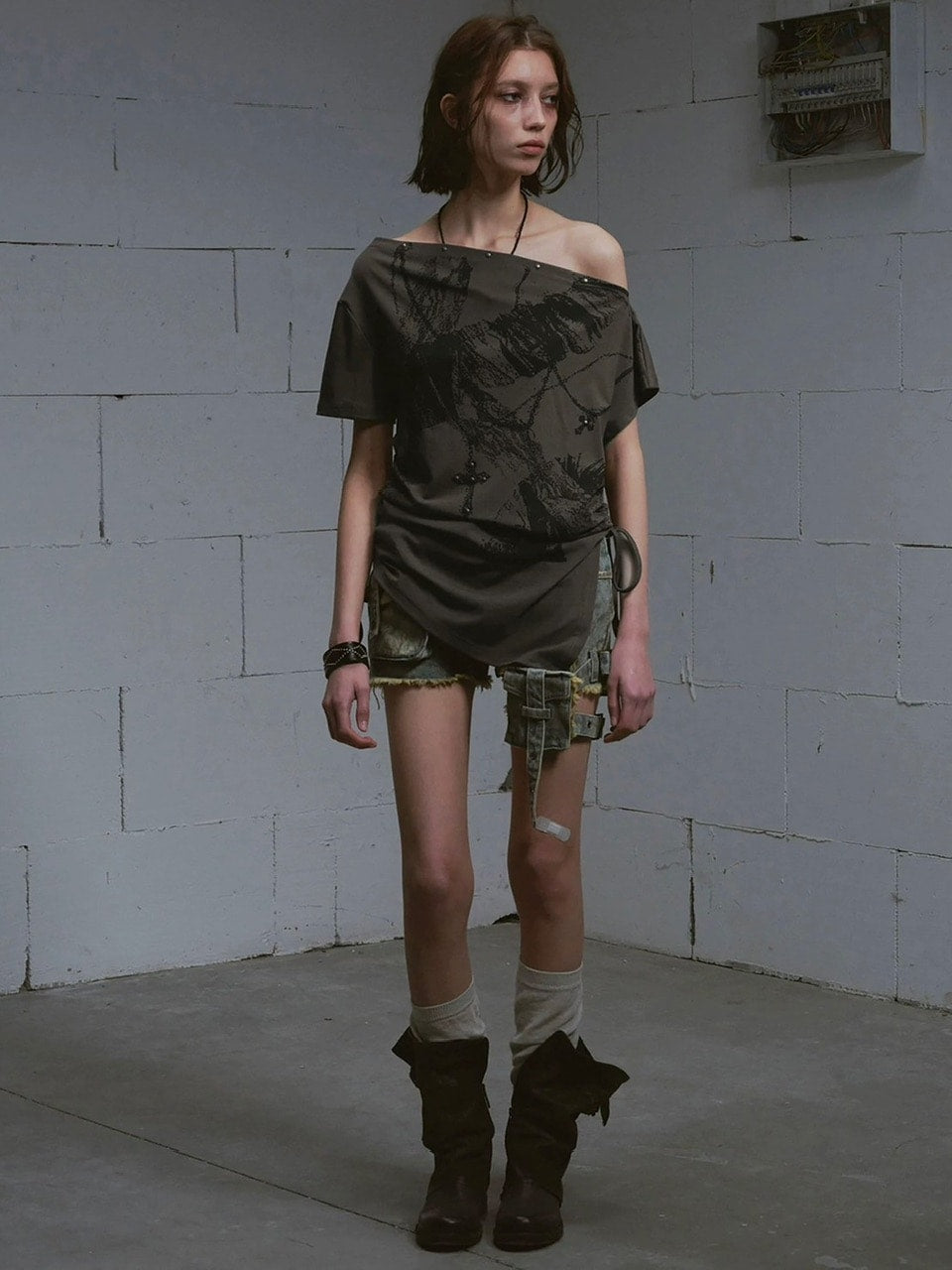 【Cest Nous】Off-shoulder ruched T-shirt / 【セヌー】オフショルダー半袖Tシャツ