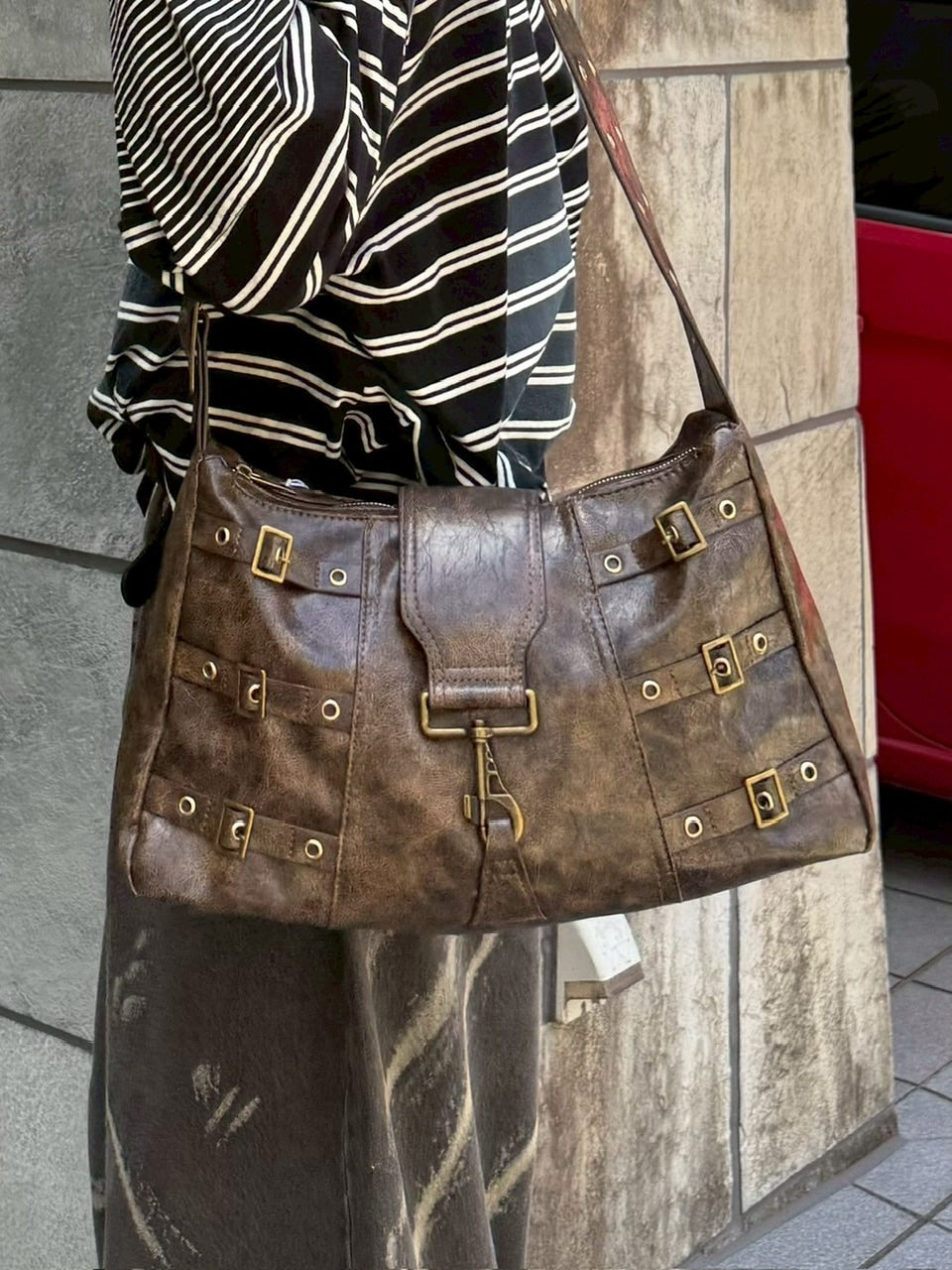 受注制【Chikashitsu +】antique leather buckle shoulder bag / 【チカシツプラス】アンティークレザーバックルショルダーバッグ