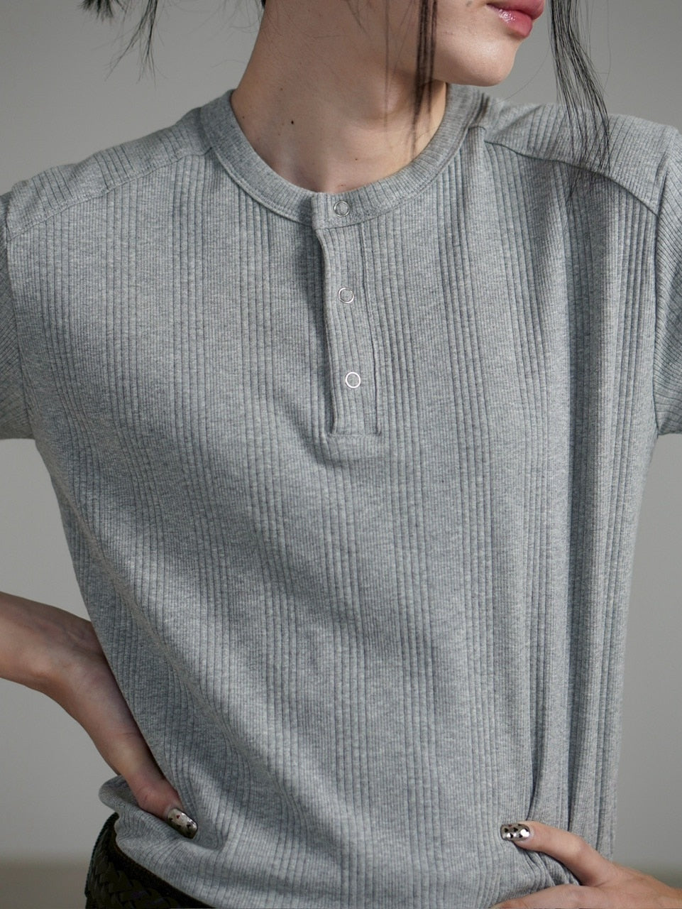 【Chikashitsu +】henry neck half sleeve tee (3color) / 【チカシツプラス】ヘンリーネック半袖Tシャツ