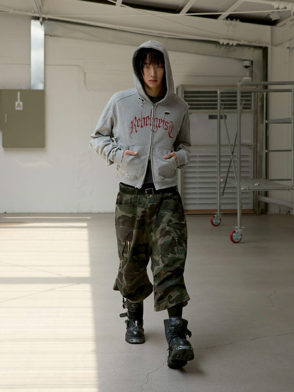 【ANOTHERYOUTH】damaged crop zip-up hoodie