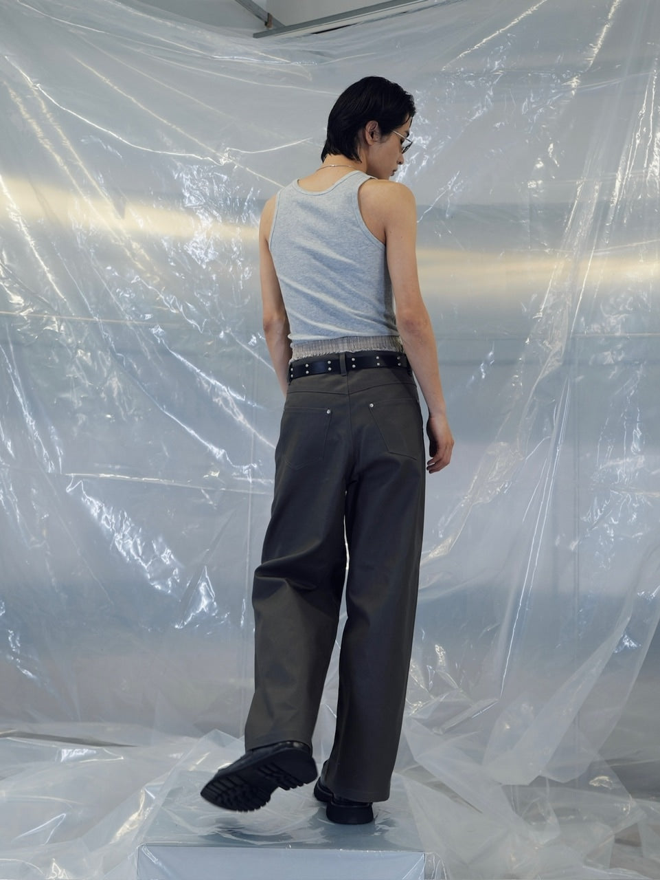 【CS】COATED WIDE DENIM PANTS (CHARCOAL)