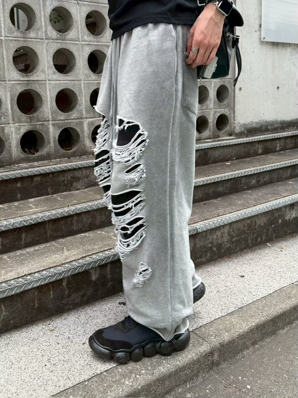受注制【Chikashitsu +】oiled wash damage sweat pants / 【チカシツプラス】オイルドウォッシュダメージスウェットパンツ (2color)