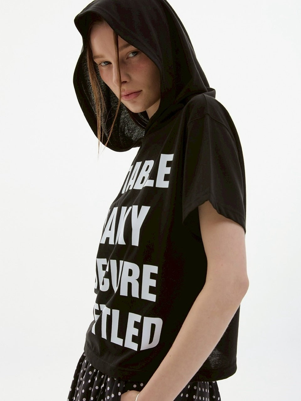 【ESC STUDIO】quadruple shaky hoodie / 【イーエスシーステュディオ】クアドルプルシャイキーロゴフード付き半袖Tシャツ