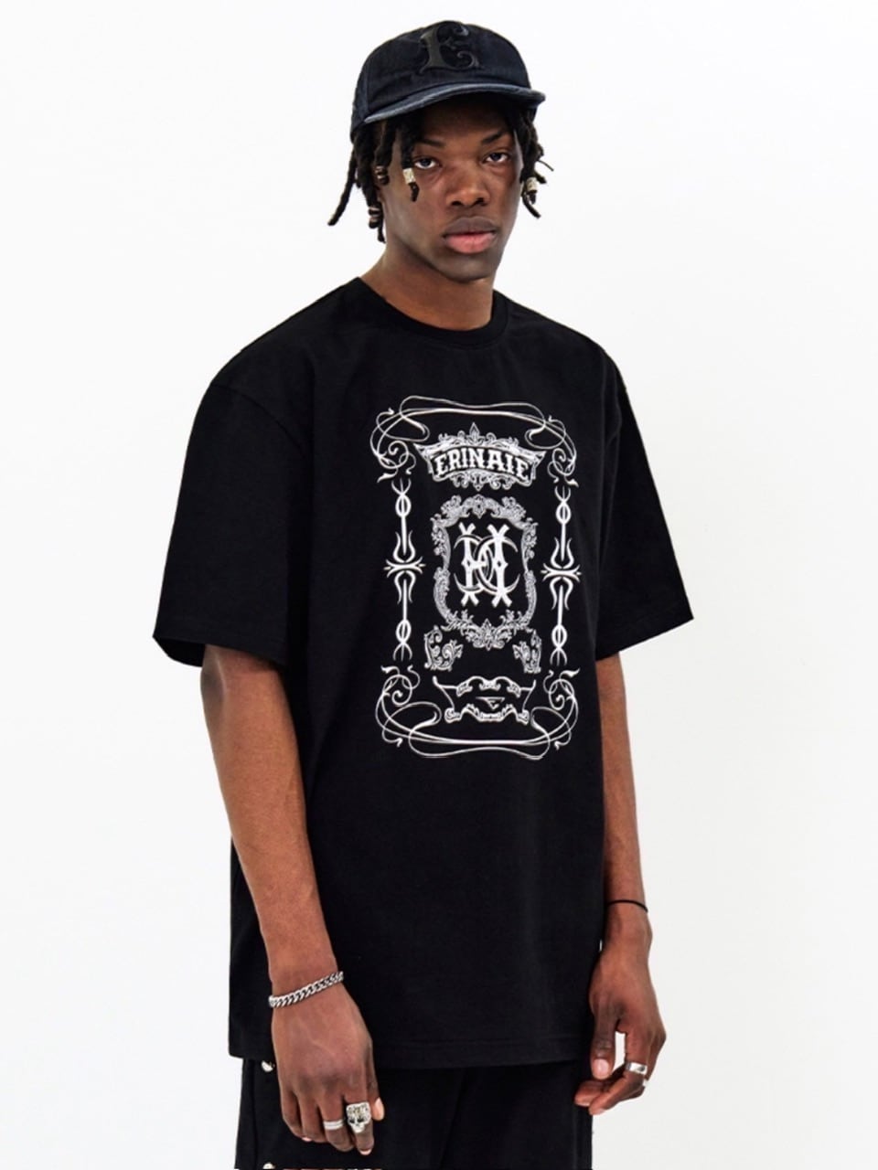 【E RIN AI E】MOON SHORT SLEEVE TEE