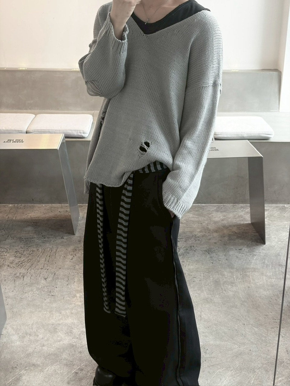 受注制【LUV CODE】v neck damage knit (2color)