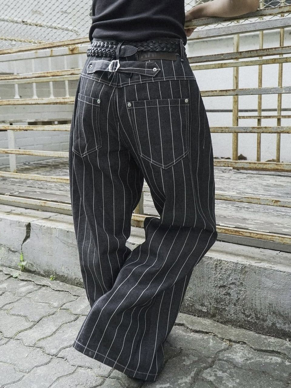 【AAKAM】Striped Cinch Back Denim Pants