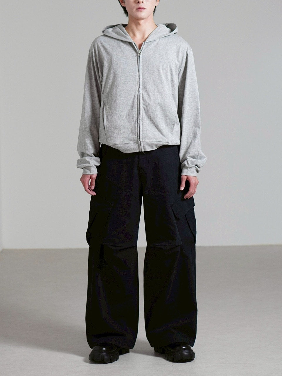 受注制【Chikashitsu +】light touch cropped hoodie / 【チカシツプラス】 ライトタッチクロップドパーカー (3color)