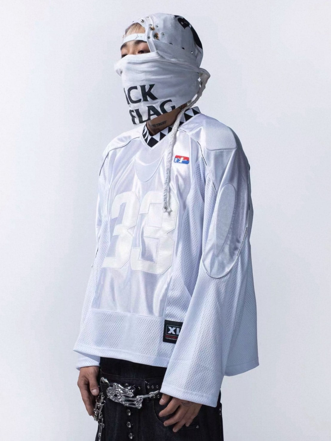 【F.V.V.O】33 Padded Shoulder V-Neck Jersey / 【フリーワールドオーダー(エフヴィーヴィーオー)】ナンバーデザイン長袖Tシャツ