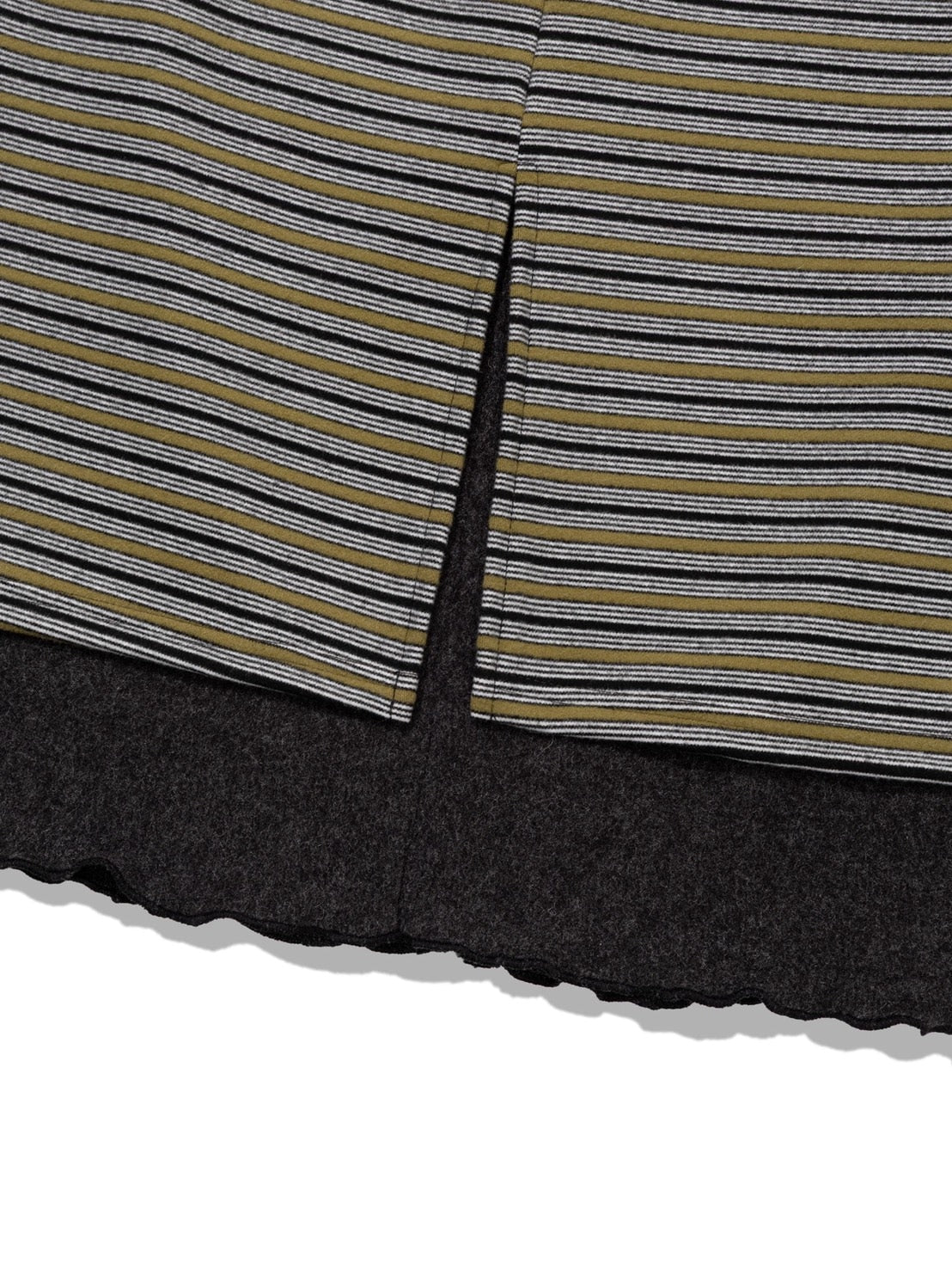 12/21 20:00 発売【Uglyshadow】STRIPED LAYERED SKIRT