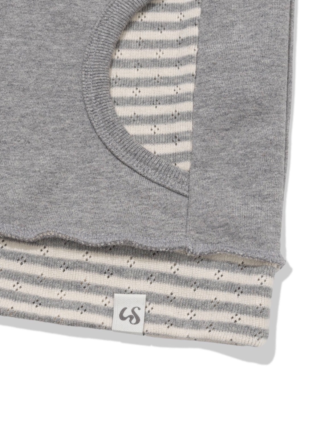 12/21 20:00 発売【Uglyshadow】STAR LAYERED SWEATSHIRT