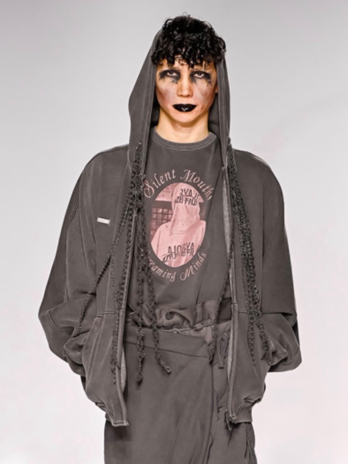 着画、物撮りまだ【AJOBYAJO】Laced Multi-Drawstring Zip-Up Hoodie