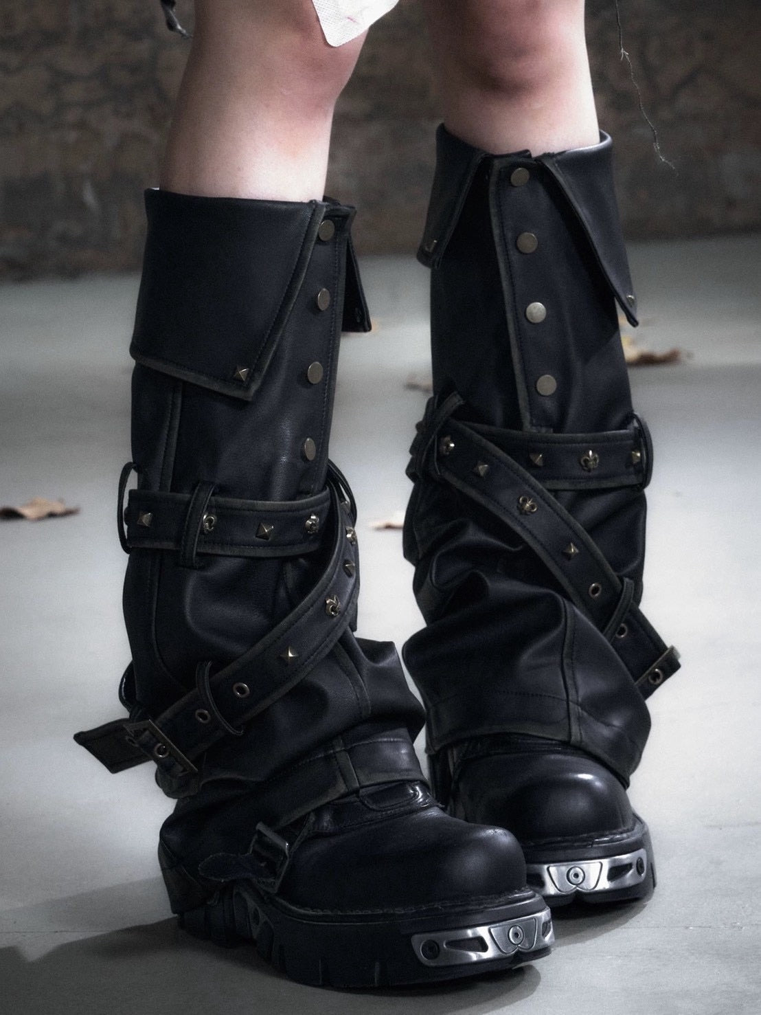 【Cest Nous】Studded Leg Chaps / 【セヌー】スタッズベルトレッグウォーマー
