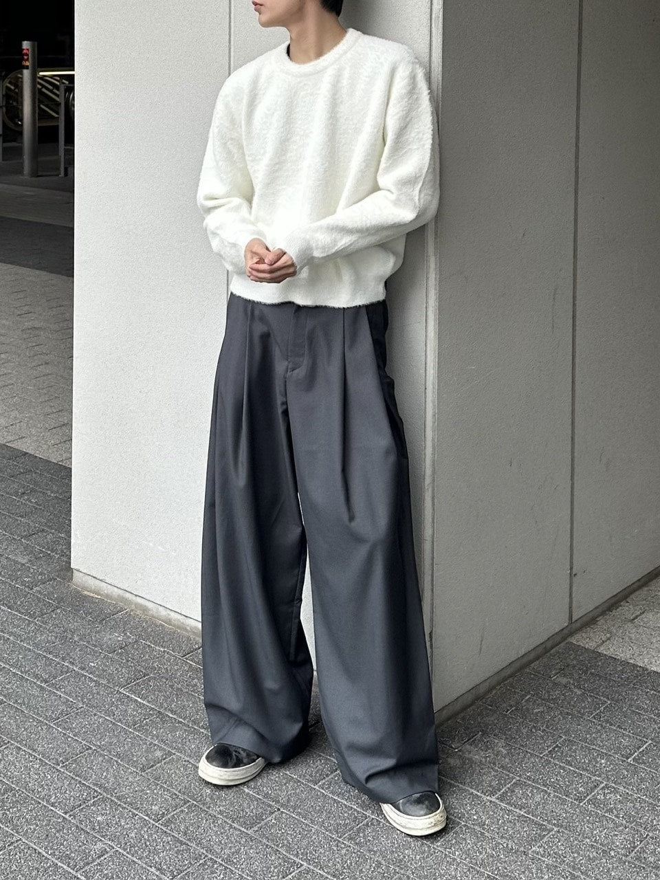受注制【Chikashitsu +】two-tuck wide slacks / 【チカシツプラス】ツータックワイドスラックス (2color)