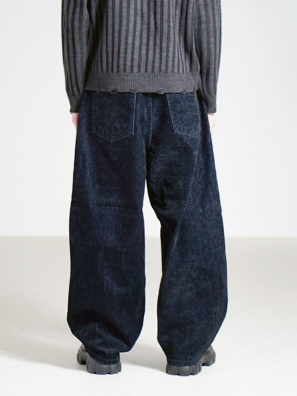 受注制【Chikashitsu +】velvet touch buggy denim pants
