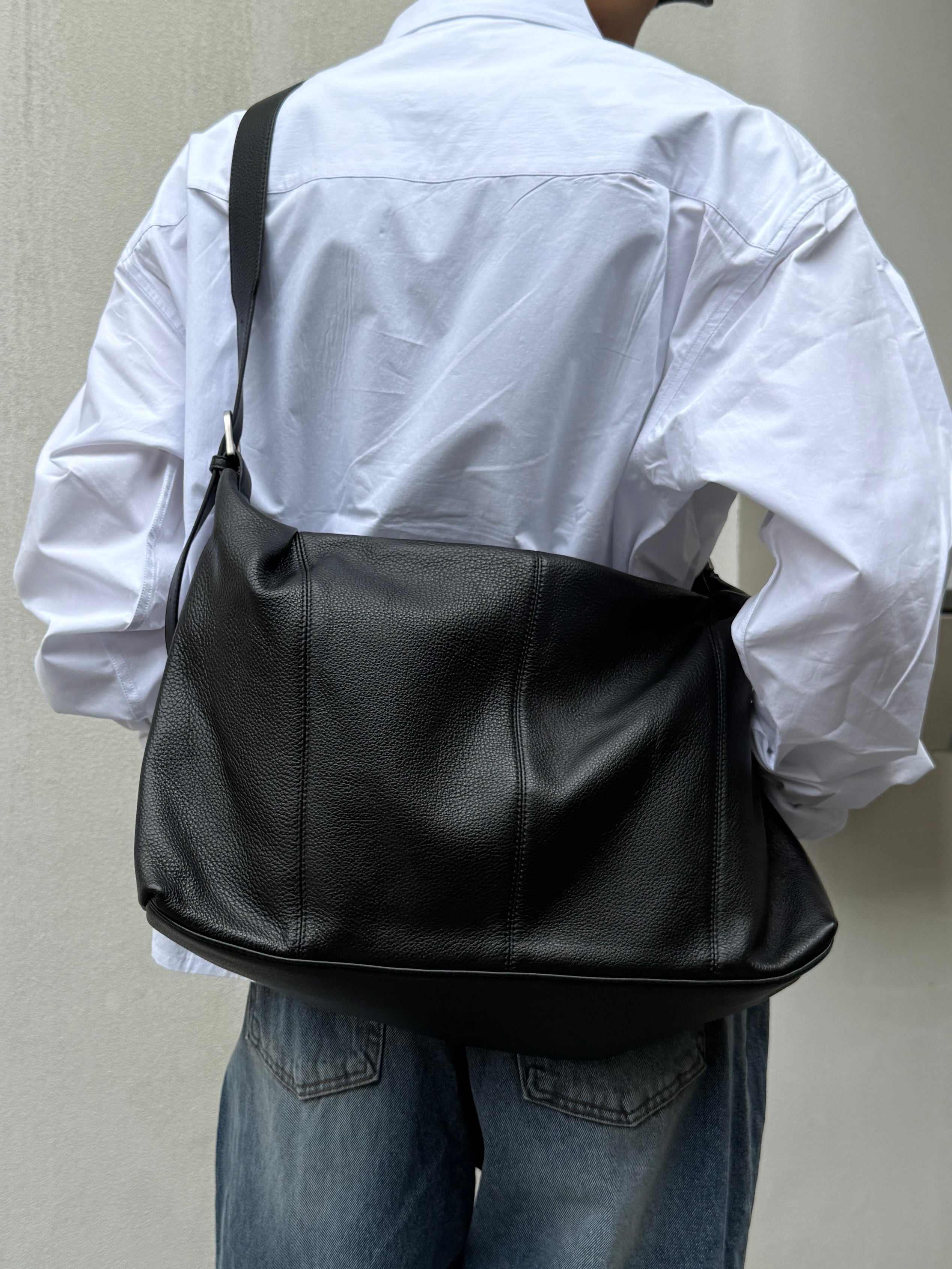 東京店WEB限定受注制【Chikashitsu +】cow leather cross bag (2color)