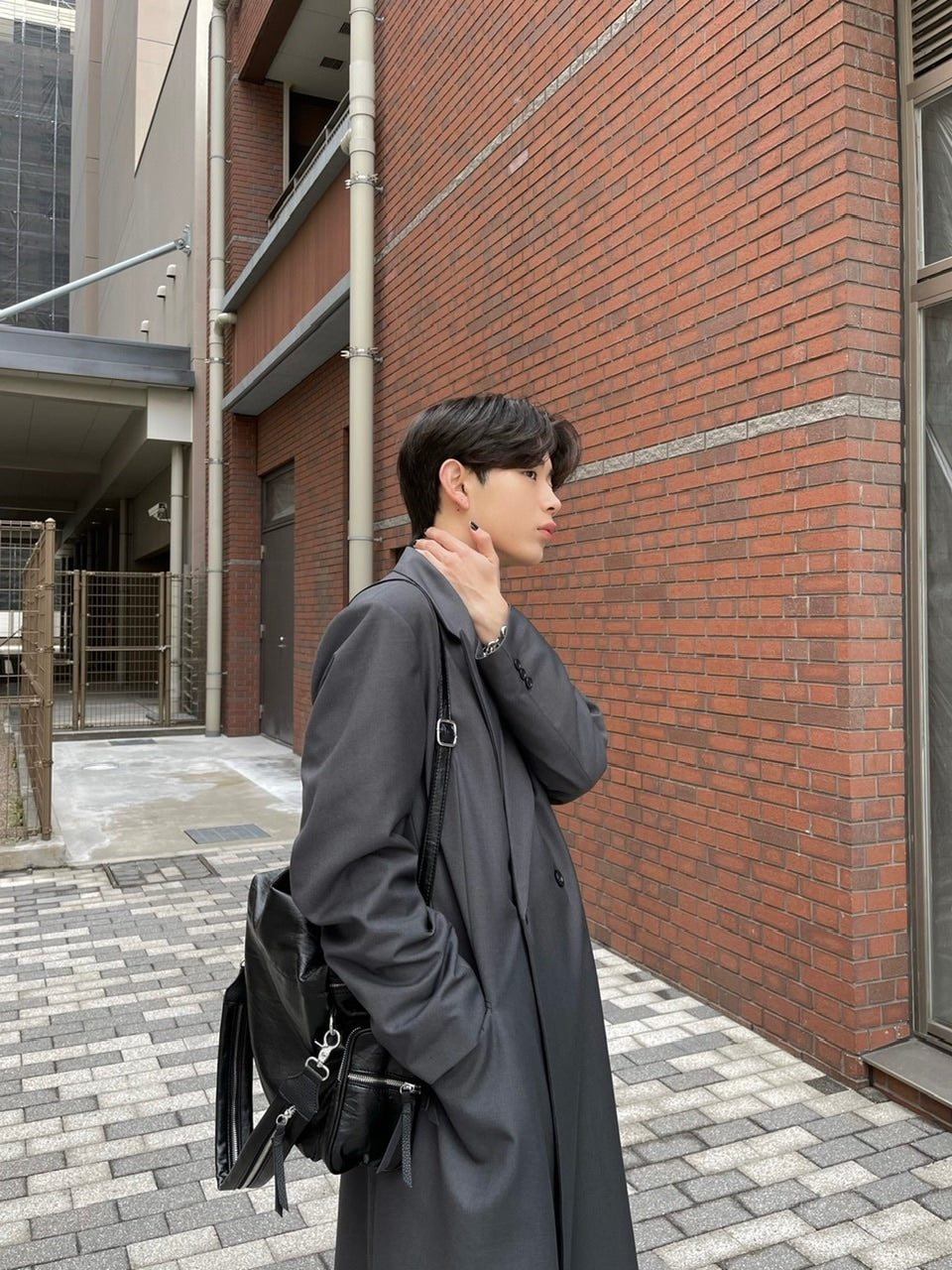 受注制【Chikashitsu +】zip design leather shoulder bag