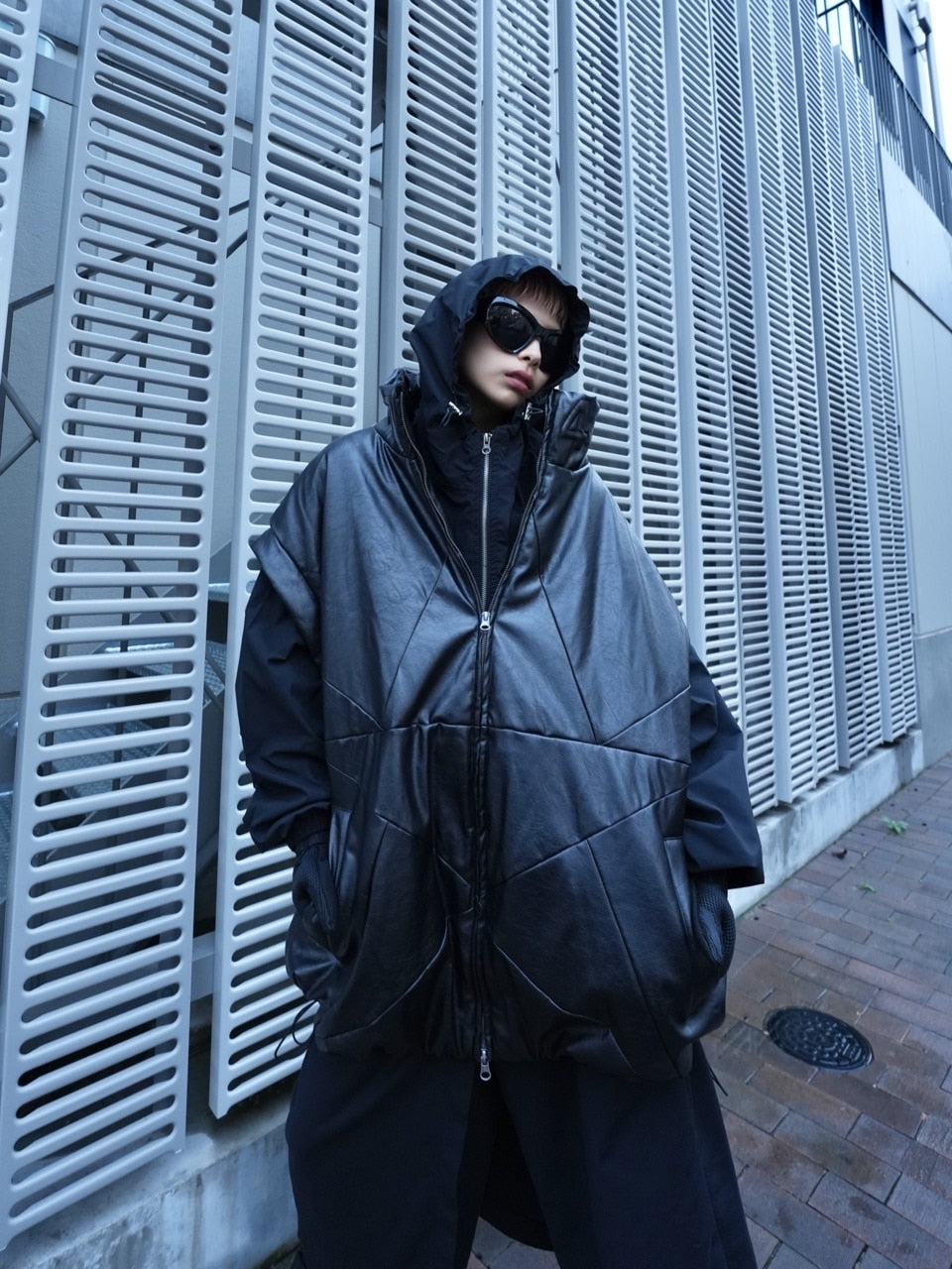 【DIG YOUR OWN GRAVE】star leather vest (2color)