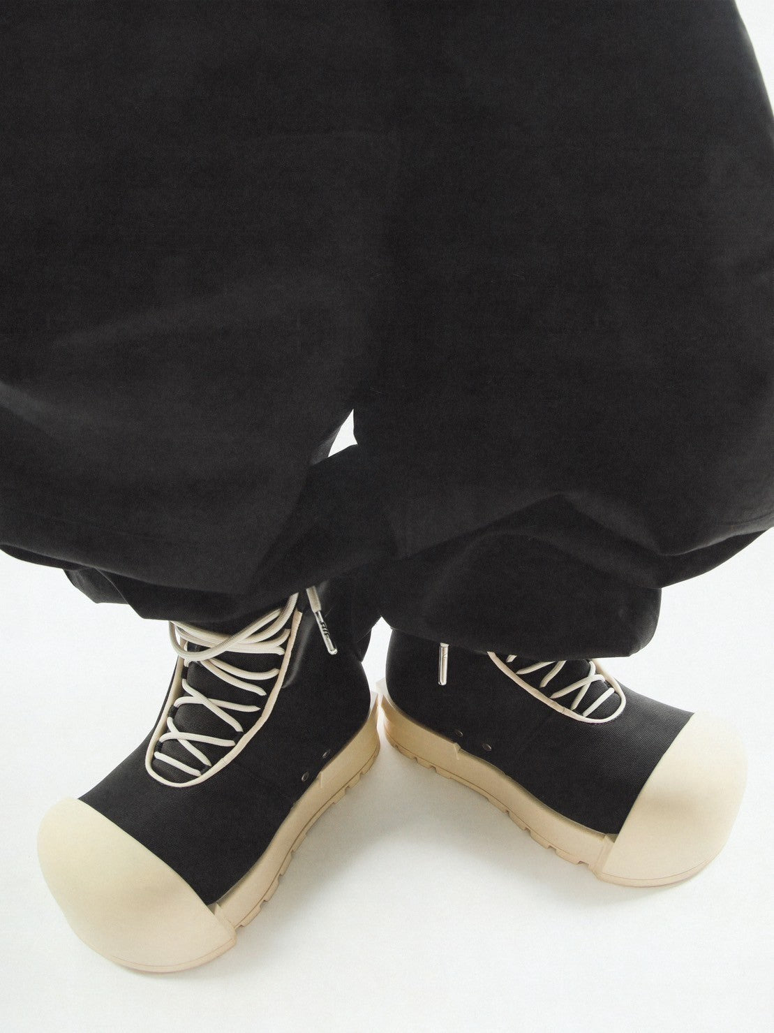 【F.V.V.O】THICK SOLED HIGH TOP BOOTS / 【フリーワールドオーダー(エフヴィーヴィーオー)】スニーカーライクミドルブーツ