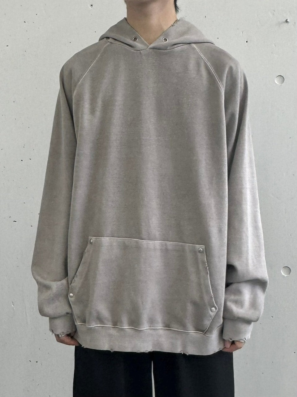 受注制【Never mind the XU】rivet pigment hoodie (2color)