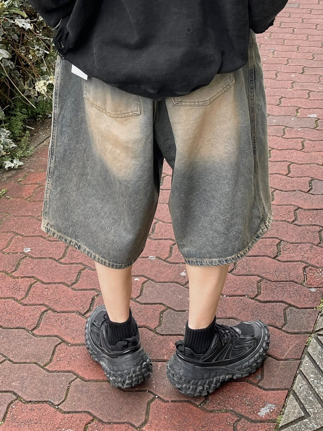 受注制【Chikashitsu +】vintage wash denim half pants