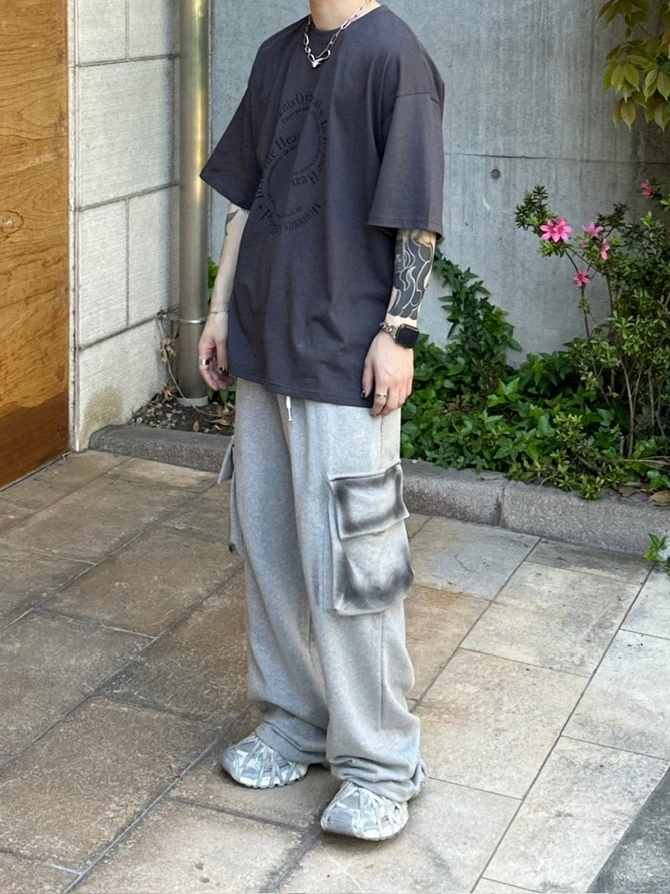 受注制【Chikashitsu +】logo graphic t-shirt 2 (3color) / 【チカシツプラス】グラフィックロゴプリント半袖Tシャツ