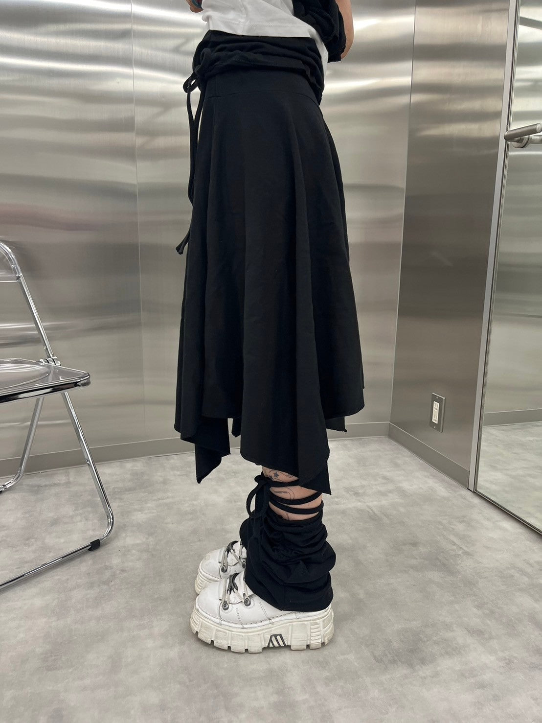 受注制【nmtc +】asymmetry midi skirt (2color)