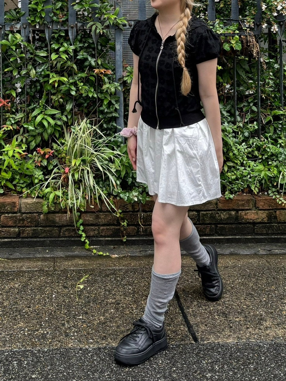 受注制【OaKS】flower pattern cropped zip hoodie (2color)