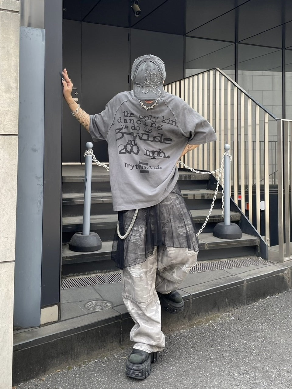 【Never mind the XU】washed design t-shirts (2color)