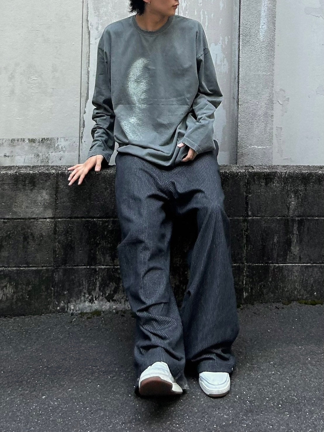 【Chikashitsu +】oversized shadow print damage long sleeve (2color) / 【チカシツプラス】オーバーサイズシャドウプリントダメージ長袖Tシャツ