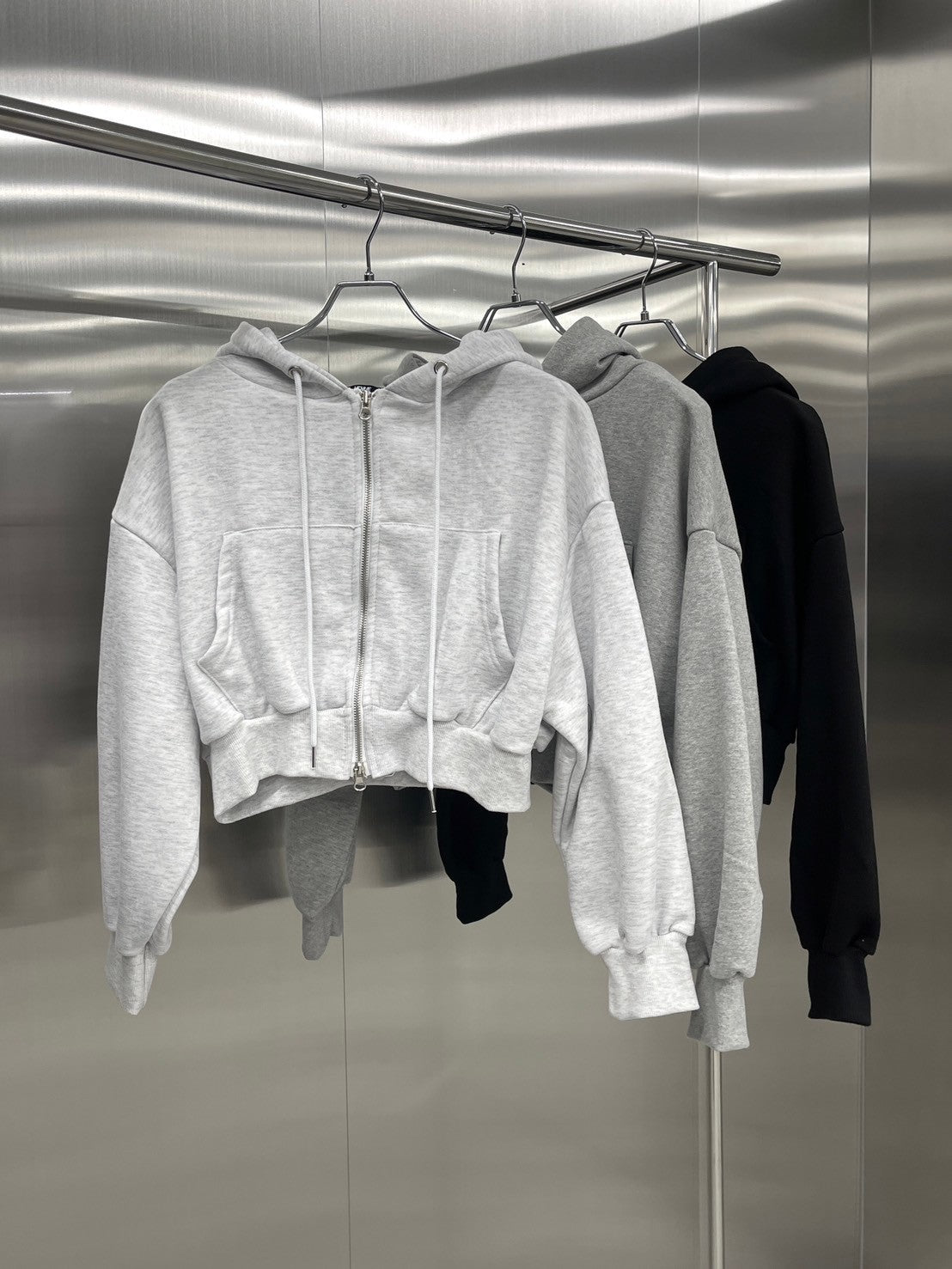 受注制【nmtc +】crop zip up hoodie (3color)