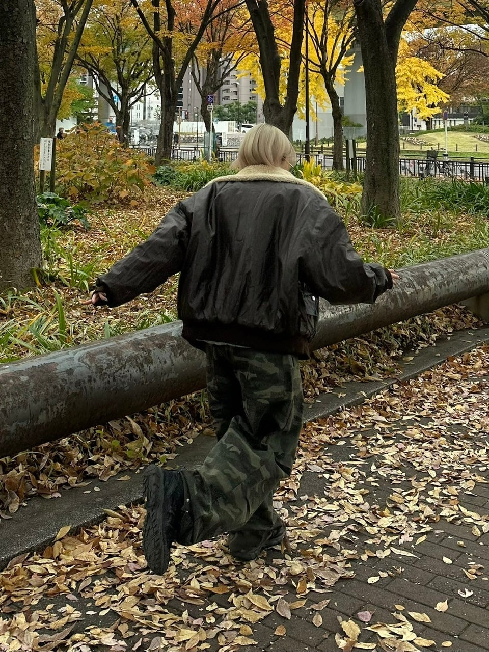 受注制【Chikashitsu +】snap button camouflage pants (2color) / 【チカシツプラス】スナップボタンカモフラージュワイドデニムパンツ