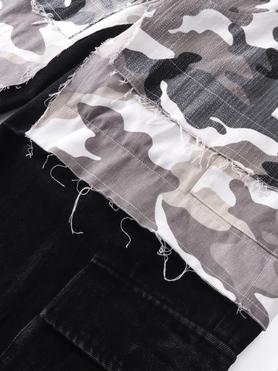 【The Boy Has No Patience】Prince Of Darkness Camouflage Stitching Four-In-One Overalls