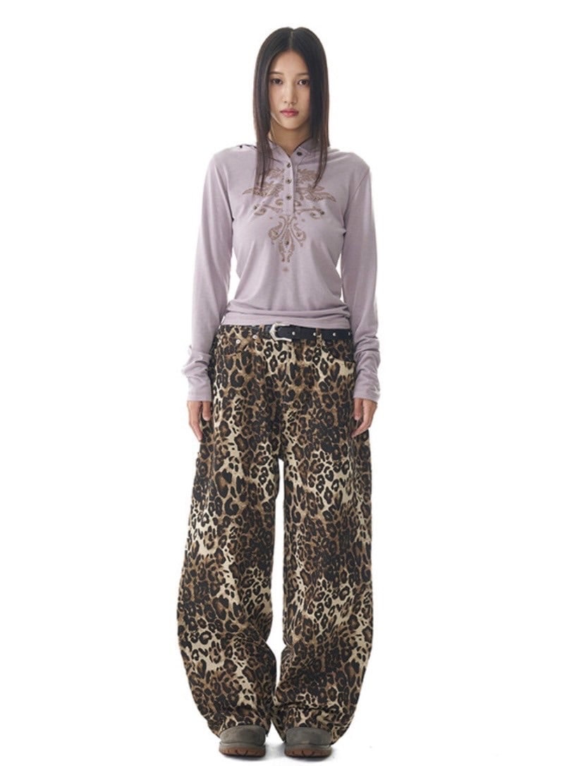 【AAKAM】Studded Leaf Hooded Long Sleeve