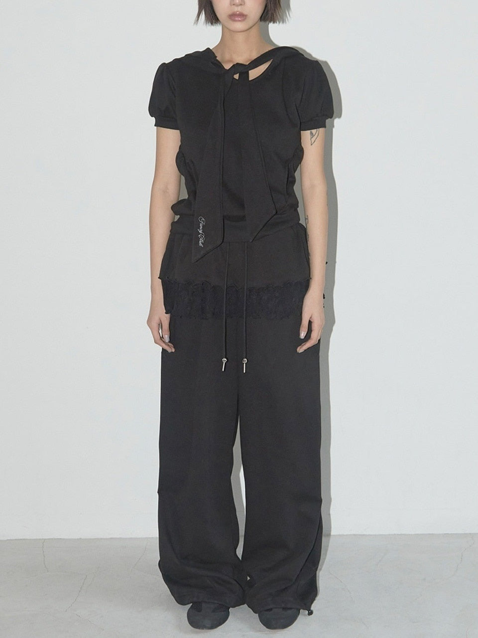 【FANCY CLUB】FRILL LACE BUTTON SWEATPANTS / 【ファンシークラブ】フリルレースレイヤードボタンスウェットパンツ