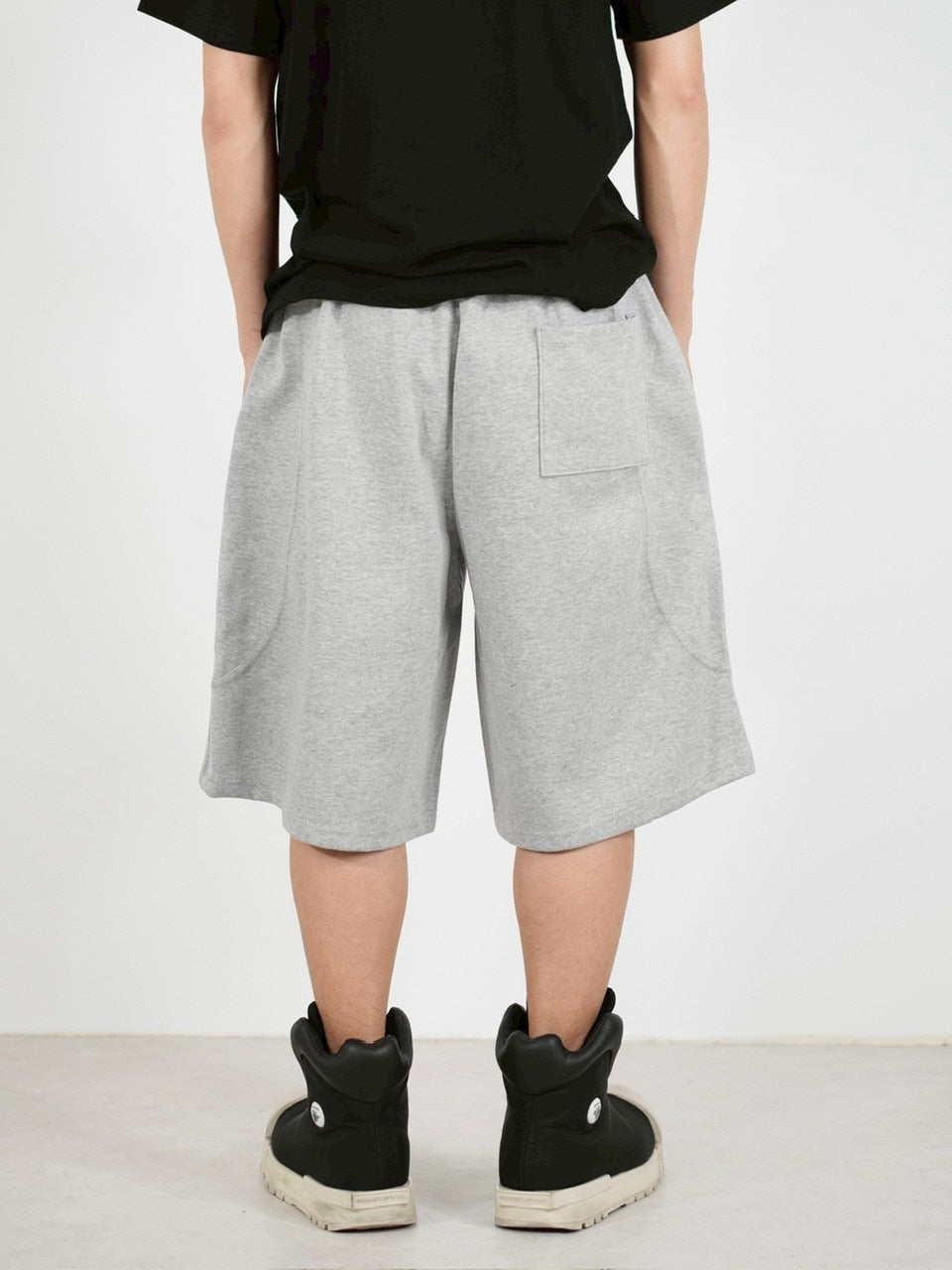 【Chikashitsu +】stitch bermuda sweat pants (2color) / 【チカシツプラス】スティッチバミューダハーフスウェットパンツ