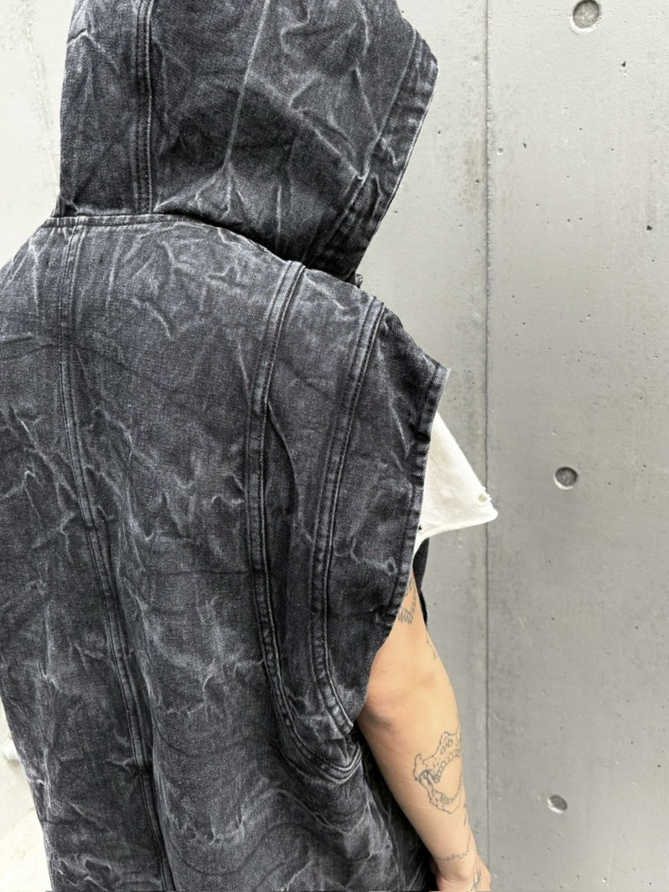 受注制【Never mind the XU】denim hood vest