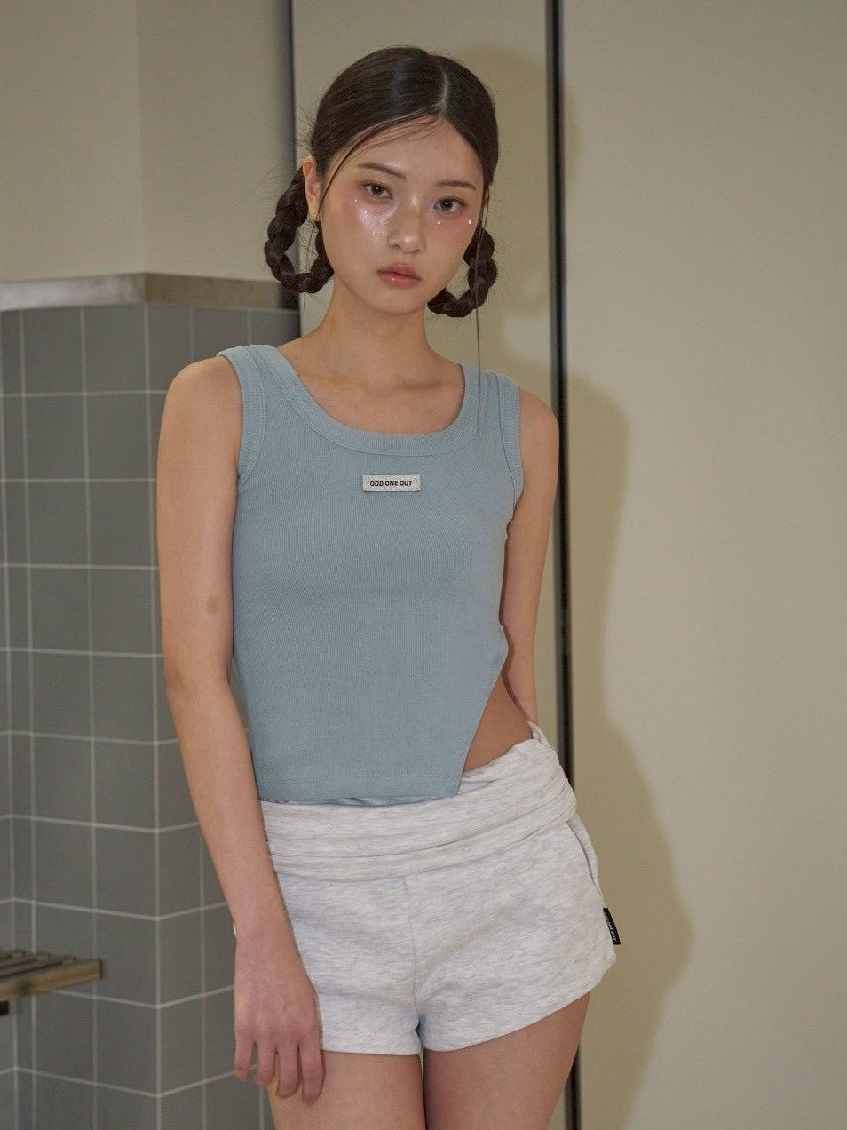 【ODDONEOUT】SIDE BUCKLE SLIT TOP