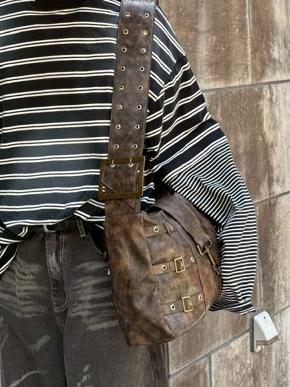 受注制【Chikashitsu +】antique leather buckle shoulder bag