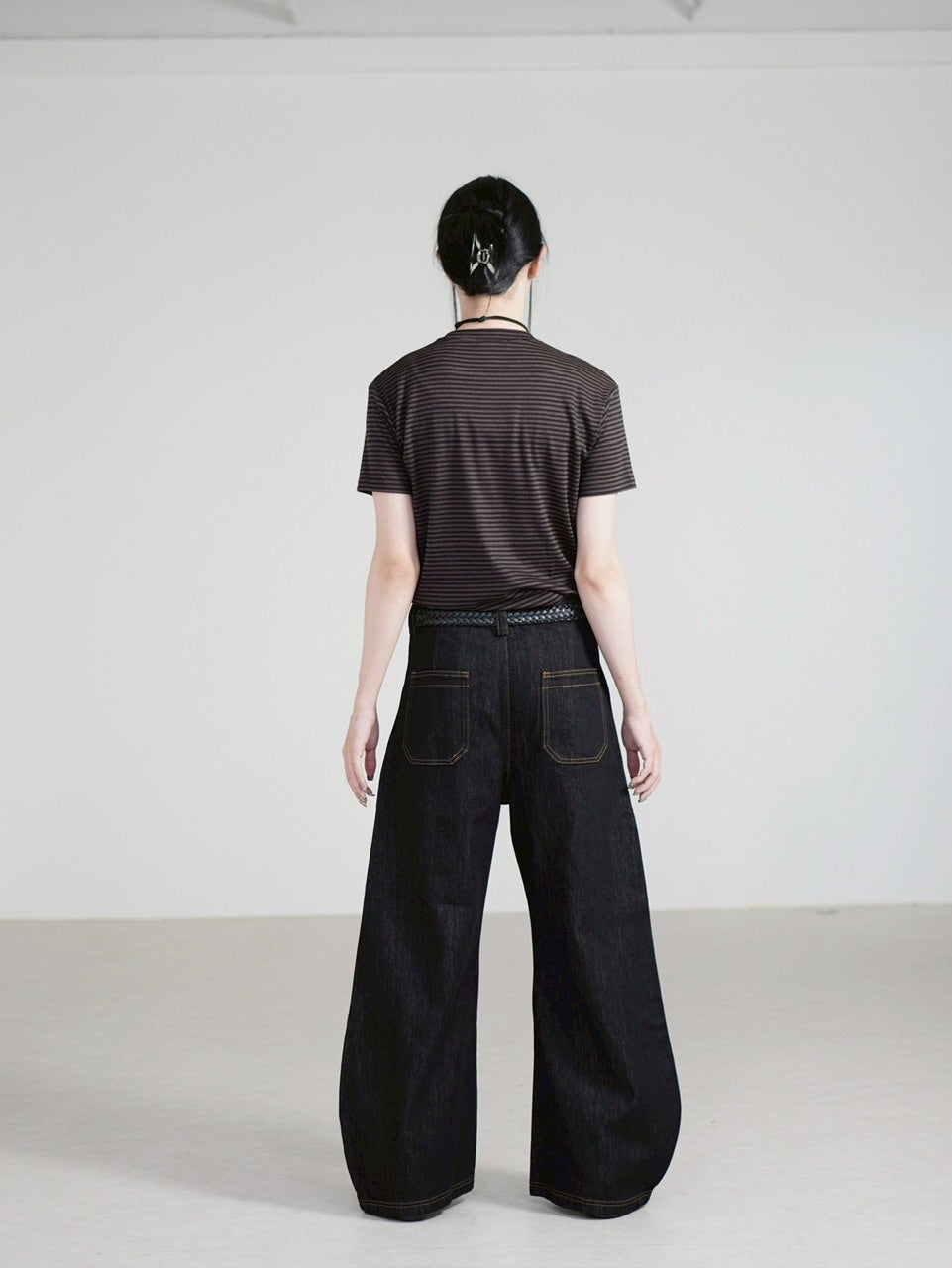 受注制【Chikashitsu +】lilting stitch curve denim pants / 【チカシツプラス】リルティングステッチカーブデニムパンツ