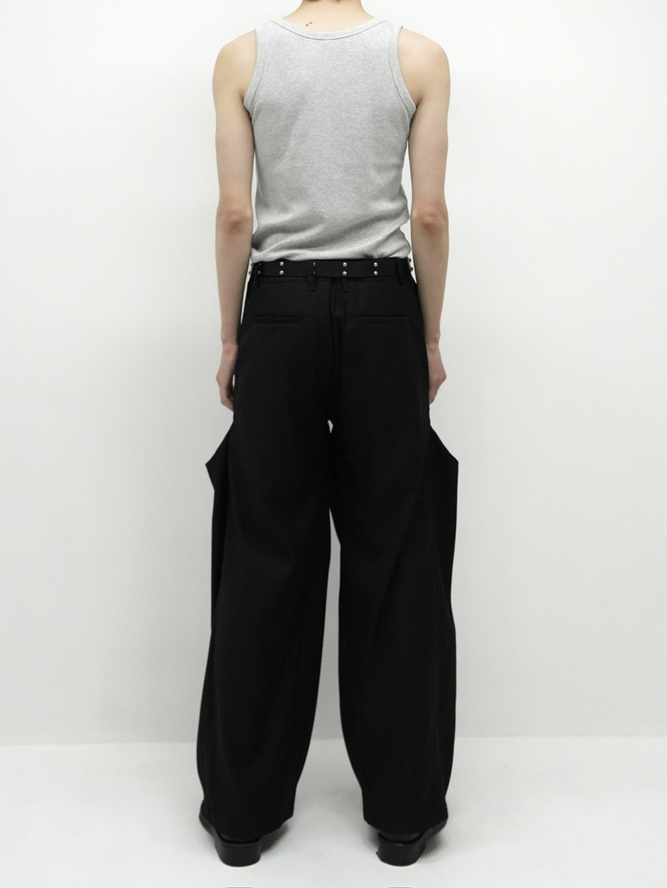 【CS】FLOW FIT DRAPE SLACKS(BLACK)