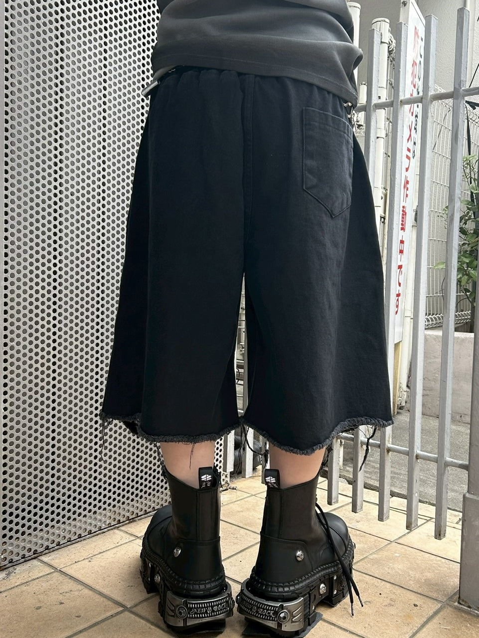 受注制【Never mind the XU】damage denim half pants