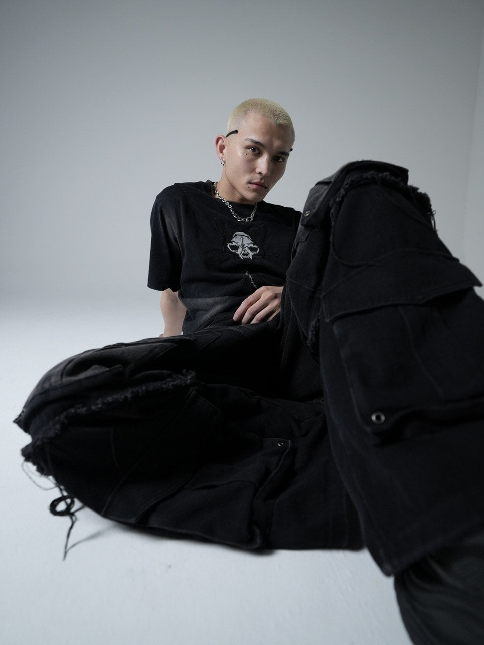 【CHIKASHITSU PLUS HIGH】Destroy skull cat T-shirt (black)